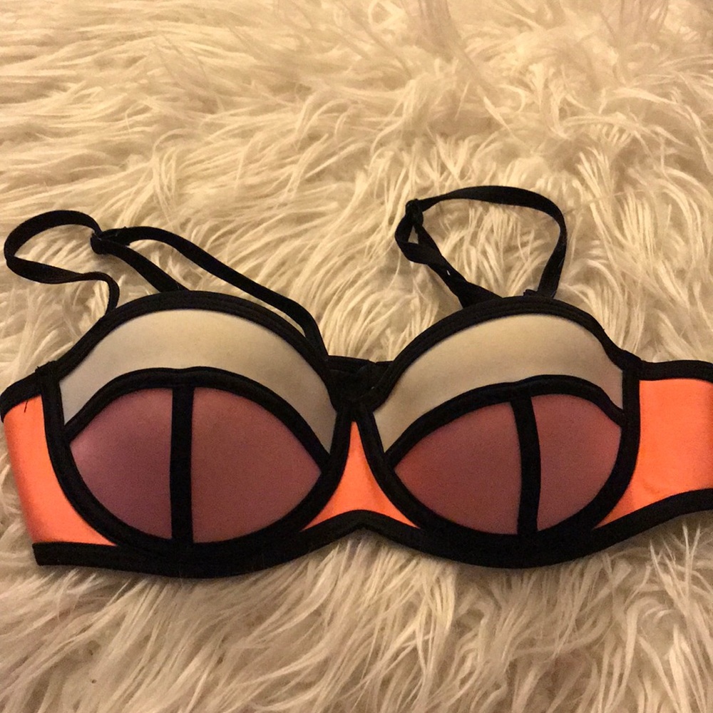 Triangl poppy- peach soda top